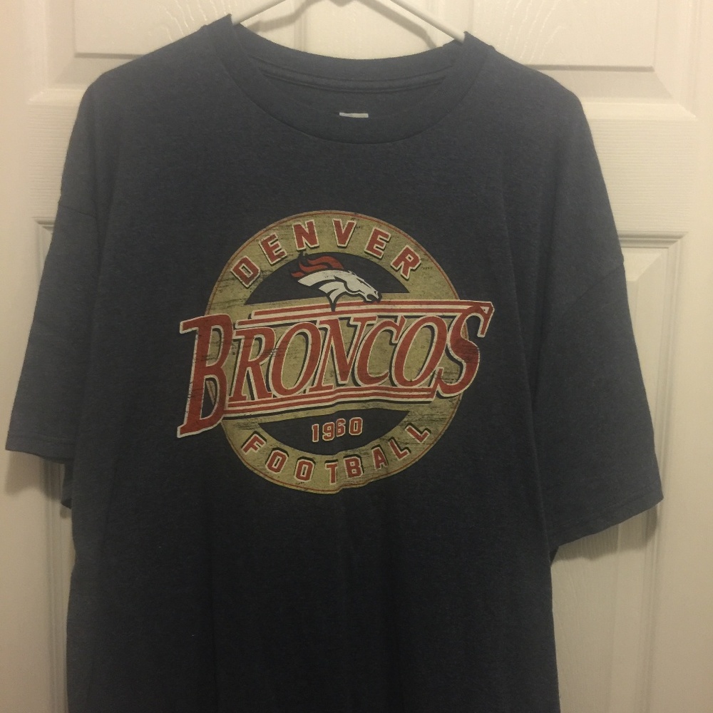 Denver Broncos Distressed Logo T-Shirt